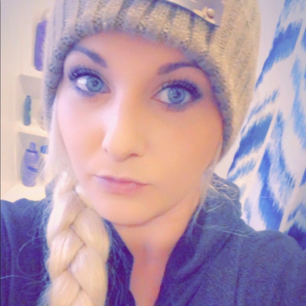 Meet your Posher, Christy